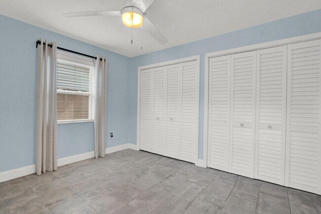 Building Photo - 501 SW 8th St