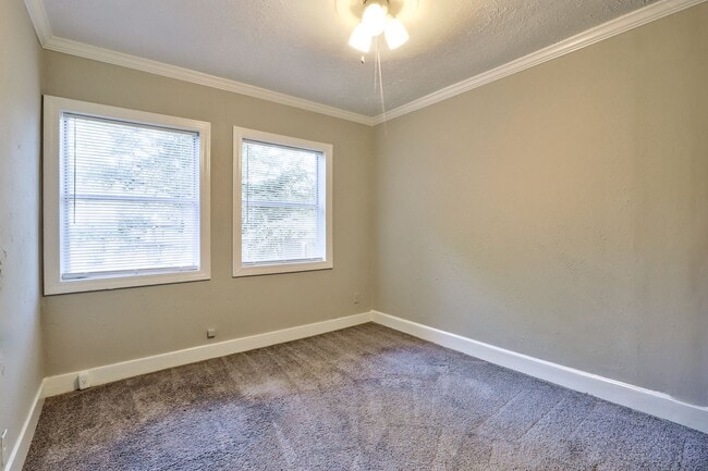 Building Photo - 2 Bedroom 1 Bathroom House in Texarkana, TX