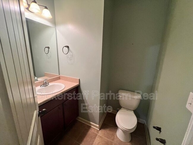 Building Photo - 15 Churchhill Dr