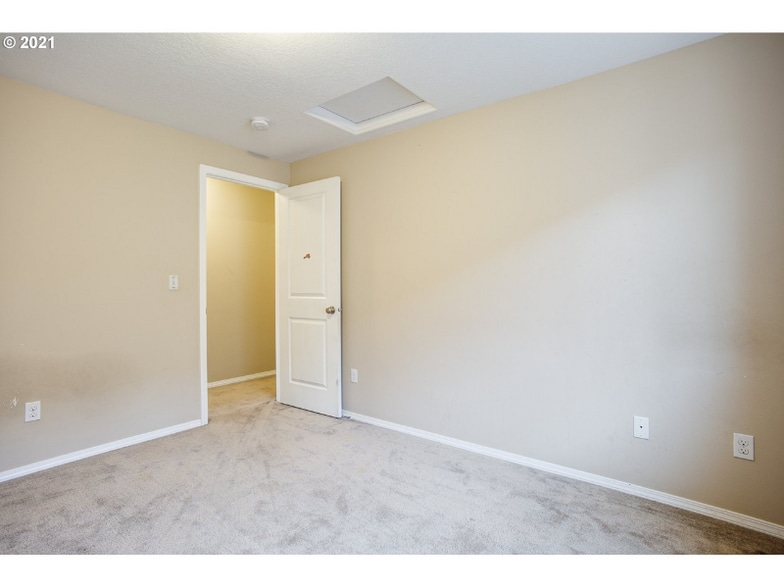 Building Photo - 1322 SE 84th Ave