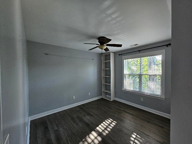 Building Photo - 10 Highgrove Ln