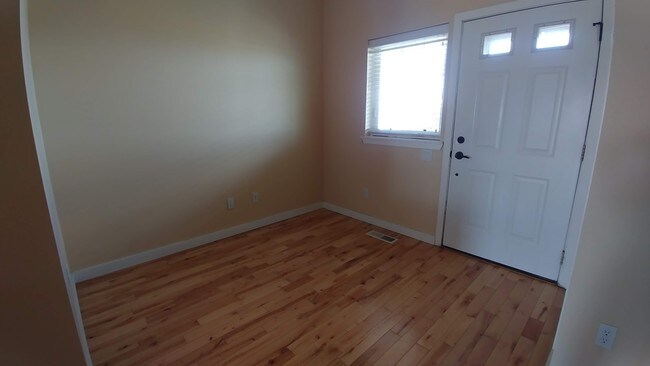 Building Photo - 2115 Westwood Dr