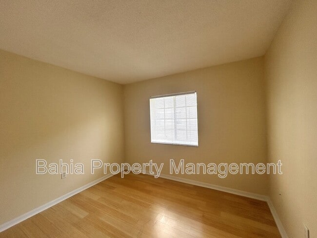 Building Photo - 7326 E Bank Dr