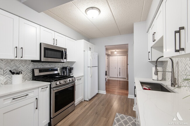 Building Photo - 11110 E Cove Cir