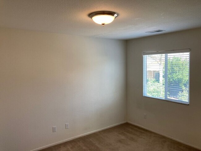 Building Photo - 11832 Potomac Ct