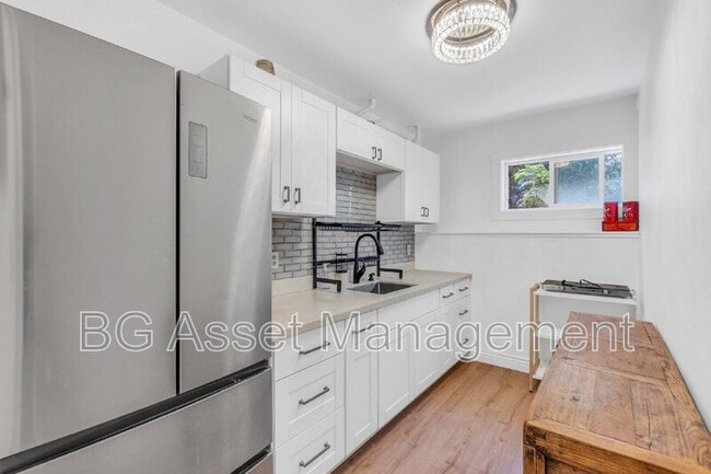 Building Photo - 981 Castle Rock Rd