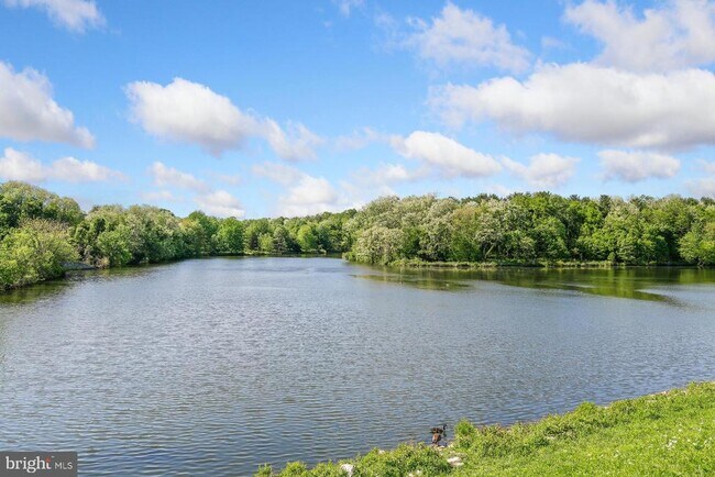 Building Photo - 709 Gaither Rd