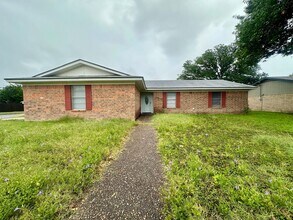 Building Photo - 148 Bowie Ln