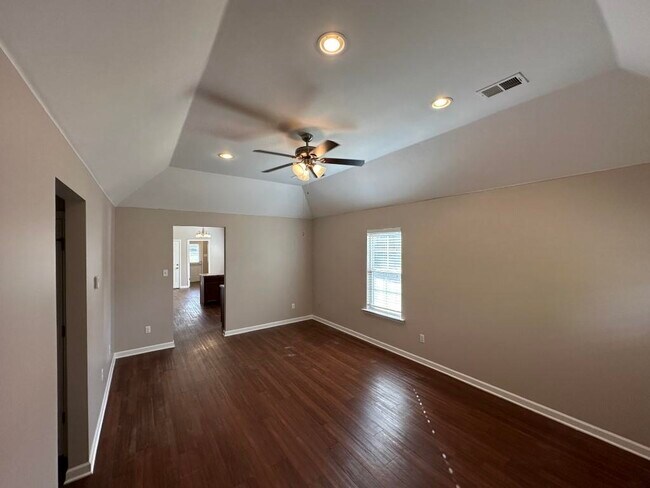 Building Photo - 1311 Crosstown Ct