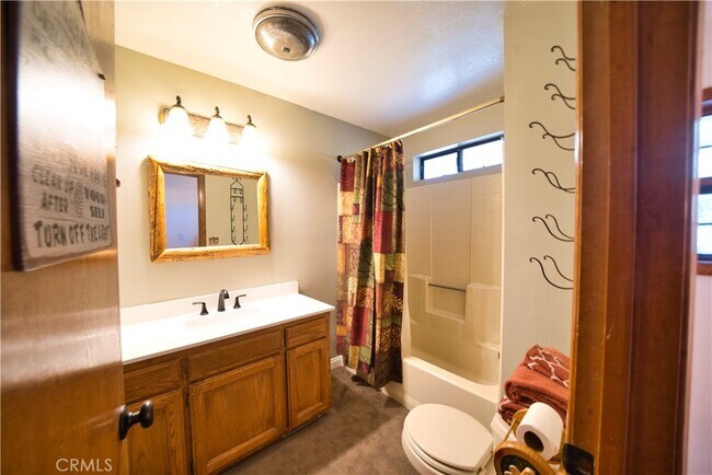 Building Photo - 31644 Christmas Tree Ln