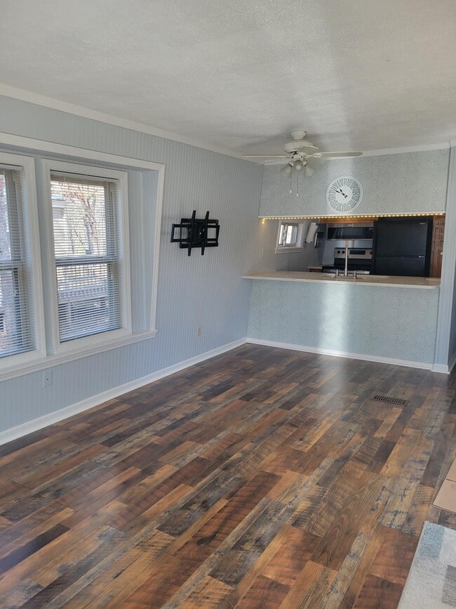 Building Photo - 133 Rugby Ct