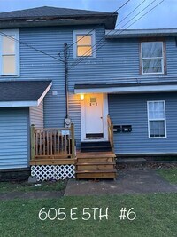 Building Photo - 605 E 5th St