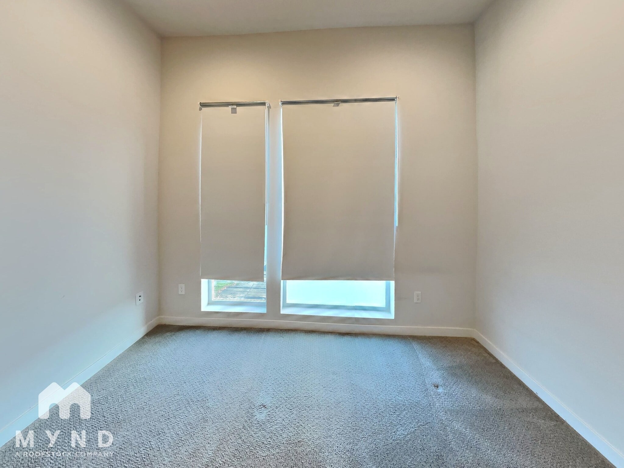 Building Photo - 7023 42nd Ave S