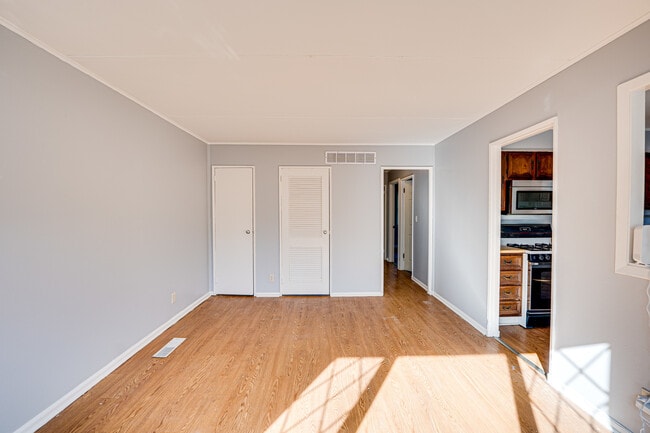 Building Photo - 1823 Overdene Ave