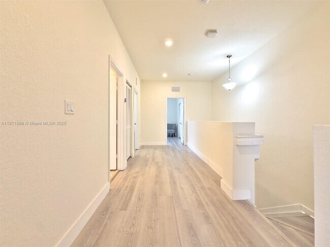 Building Photo - 10583 W 35th Way