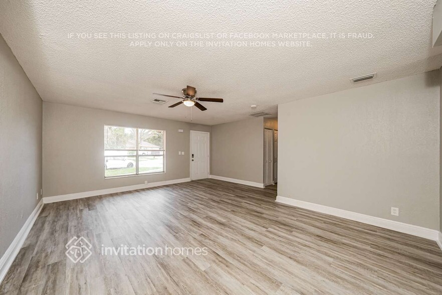 Building Photo - 6206 Wauconda Way W