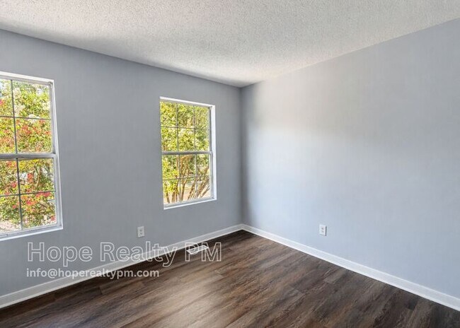 Building Photo - 3511 Silver Oak Ct
