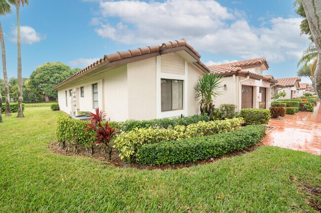 Building Photo - 6220 Kings Gate Cir