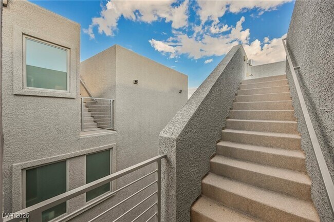 Building Photo - 8081 Misty Canyon Ave