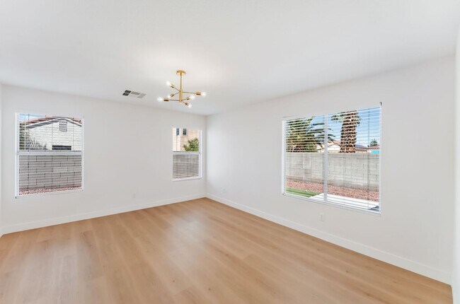 Building Photo - Modern Designer Remodel with Stylish Finishes & Spacious Outdoor Living!