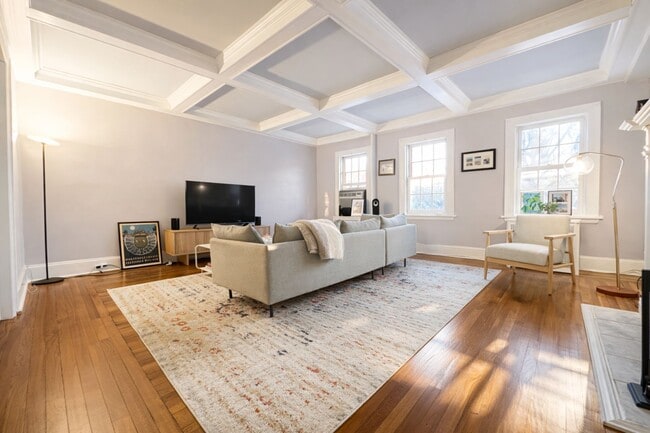 Building Photo - 1-94 Burns St