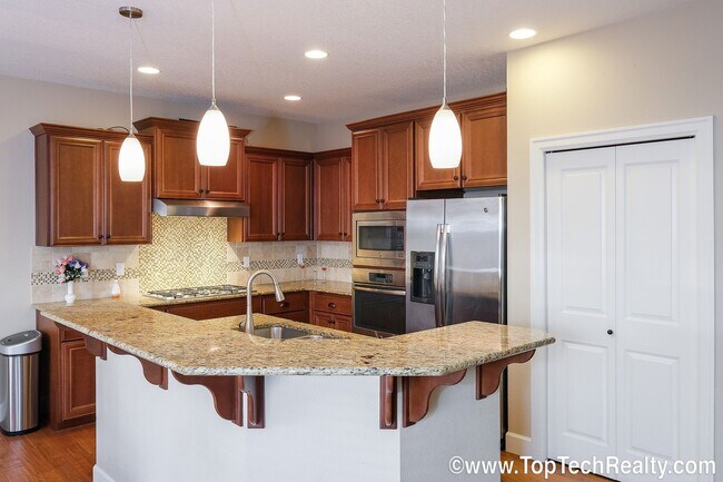 Building Photo - Beautiful Home & Ideal Location! | 5 Beds + 3 Full Baths | Gorgeous Appliances | ***Large Backyar...