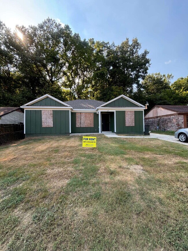 Building Photo - "4-Bed, 2-Bath Retreat in Memphis – Your Perfect Sanctuary Awaits!"