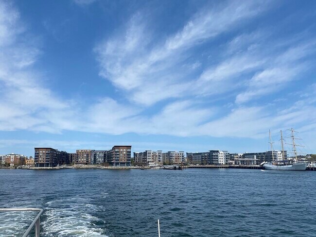 Building Photo - 214-216 E Eagle St