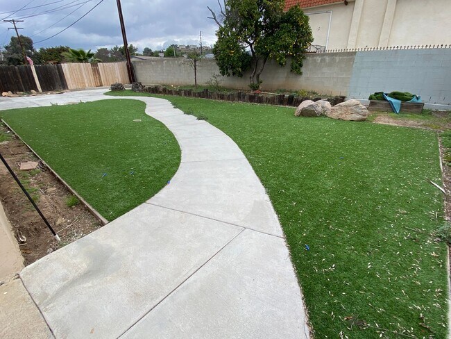 Building Photo - Granite Hills 4 Bedroom Home!