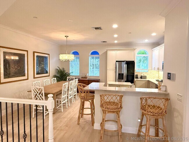 Building Photo - 809 Estancia Wy