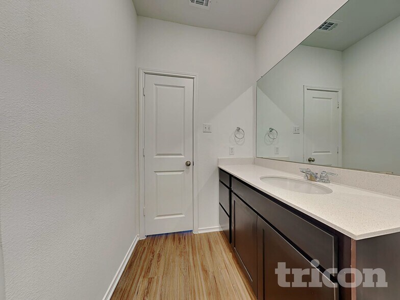 Building Photo - 149 Mica Trl