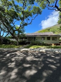 Building Photo - 3 BED, 2 BATH, 2 Parking with AC- Kalani I...