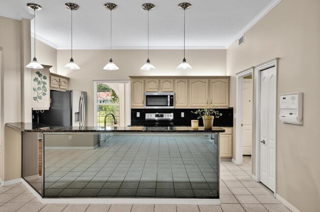 Building Photo - PINE LAKES POOL HOME