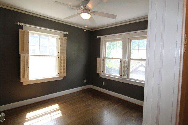 Building Photo - December FREE On This 3 Bedroom 1.5 Bath Home Just Minutes From Brookside