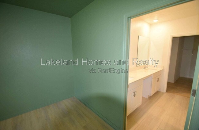 Building Photo - 4060 Radiant Mountain Dr