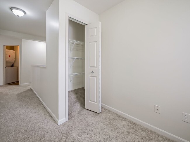 Building Photo - AVAILABLE NOW! Charming 2-Bed Home in the Heart of Wixom