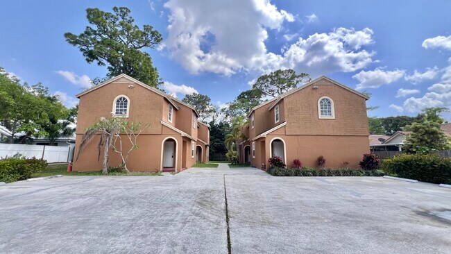 Building Photo - 13982 Morning Glory Dr