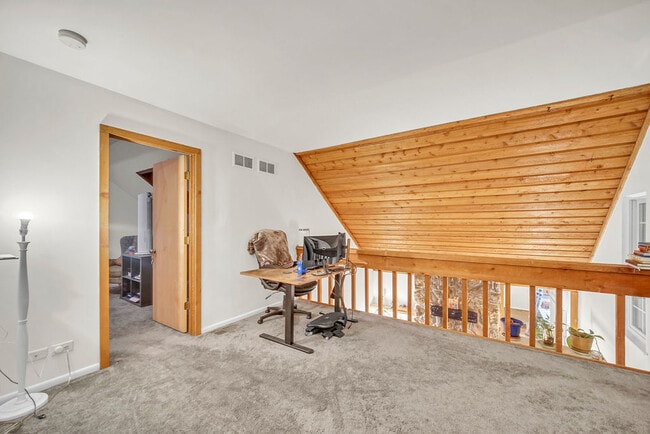 Building Photo - 633 Chip Ct