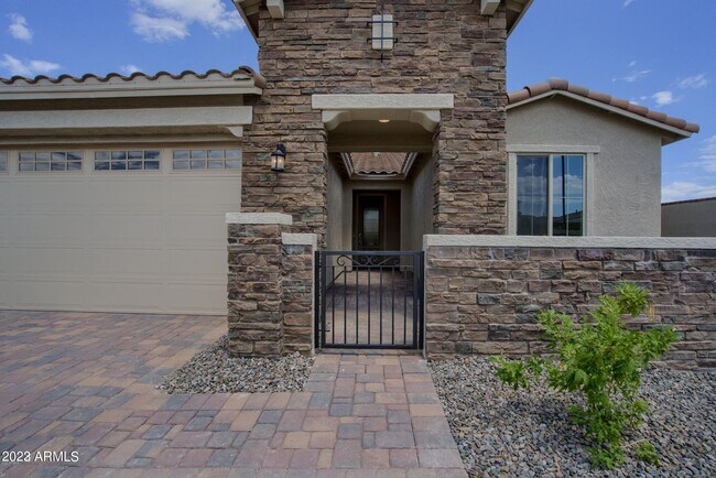 Building Photo - 5139 N 187th Ln
