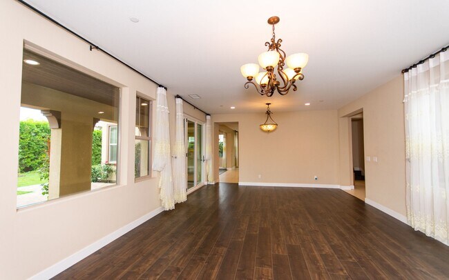Building Photo - Spacious Home in Great Olde Carlsbad Locat...