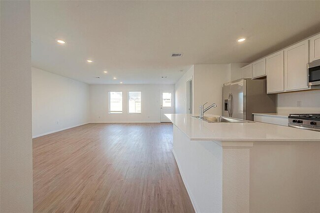Building Photo - 5107 Sunvalley Bend Dr