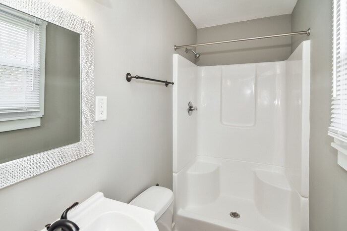 Building Photo - 1602 1st Ave SW