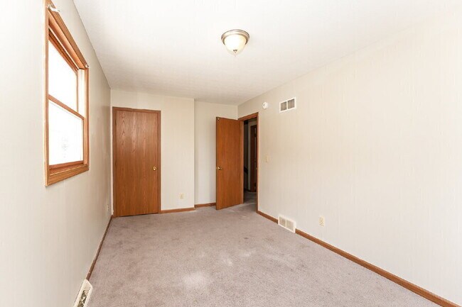Building Photo - 6505 Snow Rd