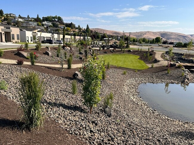 Building Photo - Brand New Luxury Home in Gated Community - Furnished Option Available