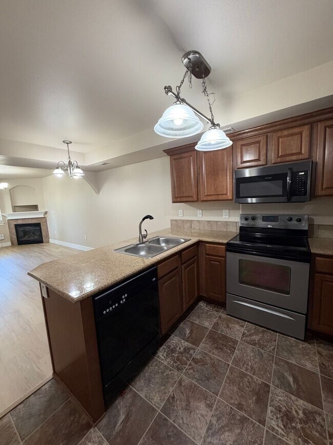 Building Photo - 9965 W Rosecroft Ct