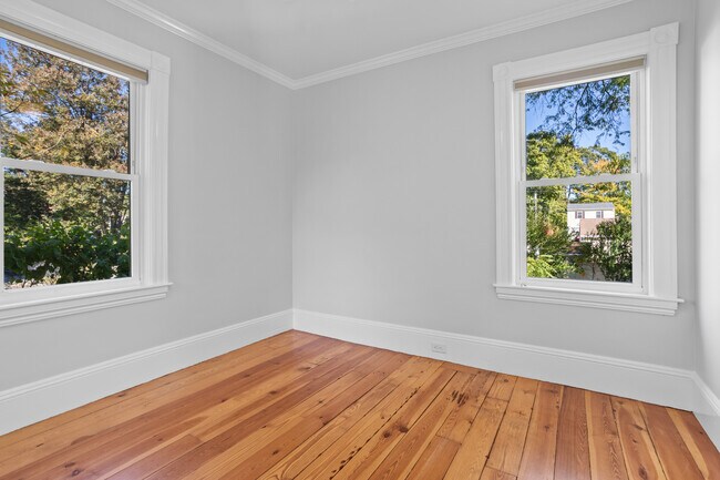 Building Photo - 39 Bennett St