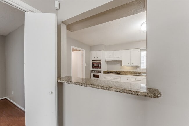 Building Photo - 13318 Queensride Ln