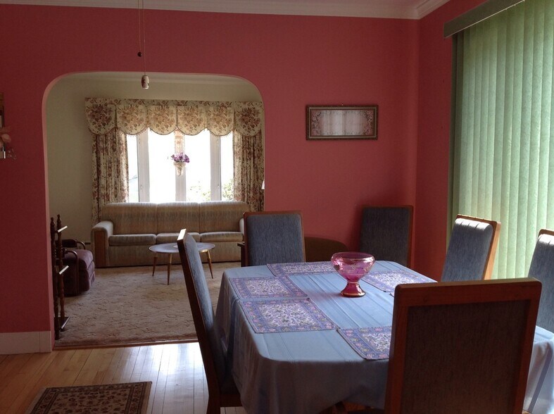 Building Photo - 152 Union St