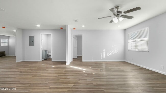 Building Photo - 607 N Star Ave