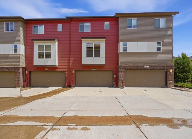 Building Photo - $2,395.95, Two Bedroom, 2.5 bathroom Townhome in Broomfield